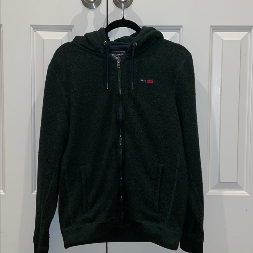 Men’s zip up hooded sweater